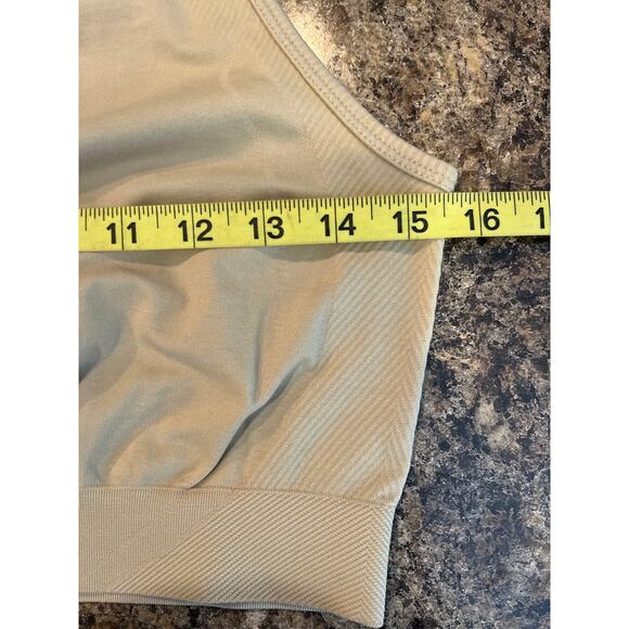 Alphalete Stratus Crop Tank in Color Linen Size XL - Picture 8 of 9